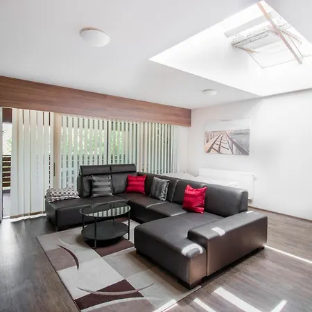 Topolsky Pivovar, Restaurace A 3*