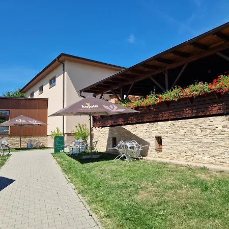 Topolský Pivovar, Restaurace A 3*