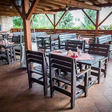 Topolsky Pivovar, Restaurace A