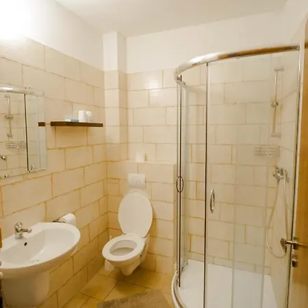 Topolský Pivovar, Restaurace A Topolná