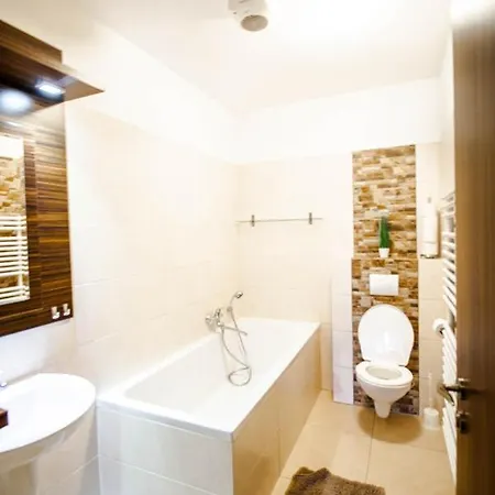 Topolský Pivovar, Restaurace A Penzion 3*